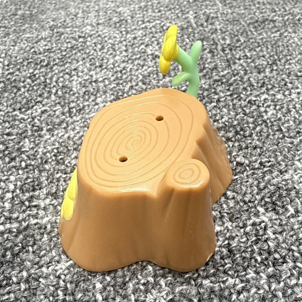 Littlest‎ Pet Shop Spring Bunny #1019 & Armadillo #1454 & LPS Brown Tree Stump